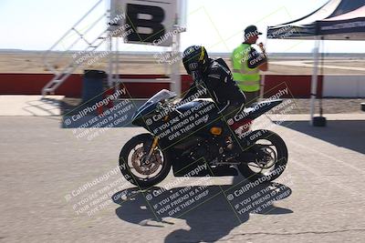 media/Nov-03-2025-Lets Ride (Mon) [[4d74c1c4d3]]/B Group/Grid/